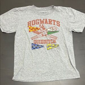 Gray Short Sleeve Hogwarts Tee